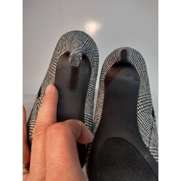 Journee Collection Demmie black plaid stiletto ankle booties woman size 6.5 - Picture 12 of 12